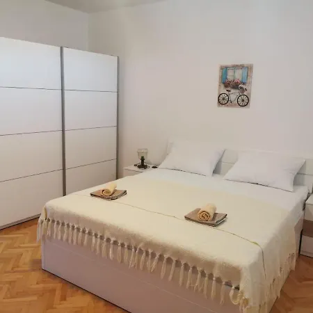 Apartman Sanja Povljana