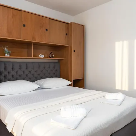 Sanja Apartment Povljana