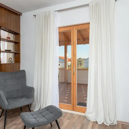 Apartment Sanja *