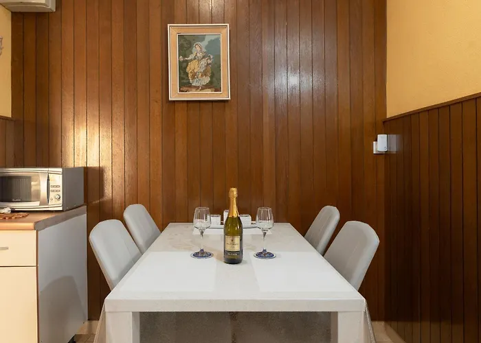 Sanja Apartment *