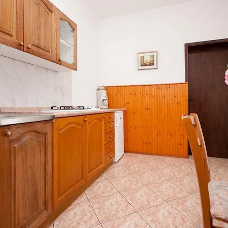 Apartment Sanja Povljana